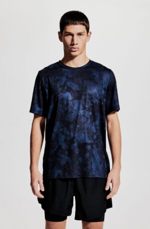 regular fit activewear tee with drymove™