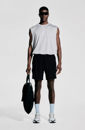 mid length cargo activewear shorts with drymove™